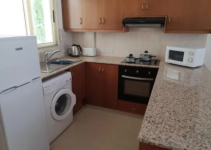 Ground Floor One Bedroom Apartment, Vanessa Complex *